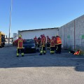 SOLDATS DU FEU : ENTRAIEMENT DES POMPIERS VOLONTAIRES D'AVIGNON chez JM AUTOS CASSE VENTE PIECES DETACHEES OCCASION ET VENTE VEHICULE ACCIDENTE 