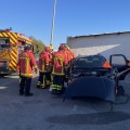 SOLDATS DU FEU : ENTRAIEMENT DES POMPIERS VOLONTAIRES D'AVIGNON chez JM AUTOS CASSE VENTE PIECES DETACHEES OCCASION ET VENTE VEHICULE ACCIDENTE 