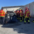 SOLDATS DU FEU : ENTRAIEMENT DES POMPIERS VOLONTAIRES D'AVIGNON chez JM AUTOS CASSE VENTE PIECES DETACHEES OCCASION ET VENTE VEHICULE ACCIDENTE 