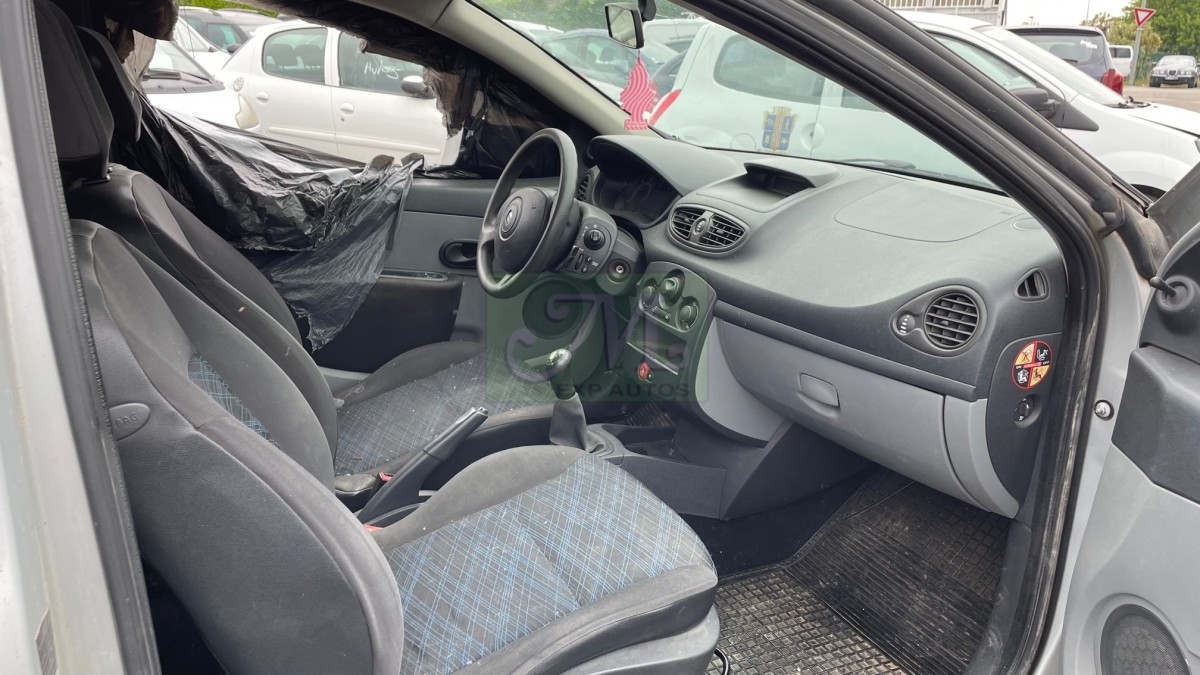 Pièces détachées RENAULT - CLIO III 1.5 DCI 70 EXPRESSION