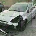 RENAULT CLIO III ESTATE 1.5 DCI 75CH VEHICULE ACCIDENTE A VENDRE 3/4 AVANT GAUCHE