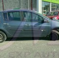 RENAUTL CLIO III 1.5 DCI 85 DYNAMIQUE VEHICULE ACCIDENTE A VENDRE ET VENTRE PIECES DETACHEES OCCASION LATERAL DROIT 