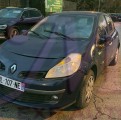 RENAULT CLIO III 1.5 DCI 70 DYNAMIQUE VEHICULE ACCIDENTE A VENDRE ET VENTE PIECES DETACHEES OCCASION 3/4 AVANT GAUCHE