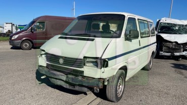 TRANSPORTER COURT 2.0I CARAVELLE CL